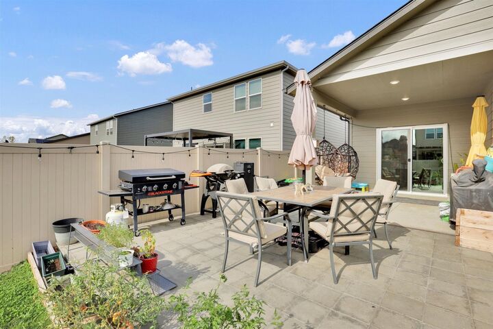 Property Photo:  5811 W Jamestown Ln  WA 99208 