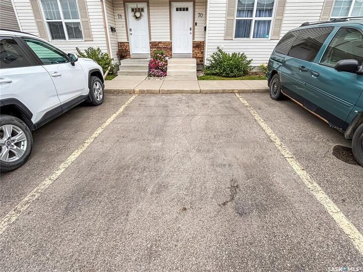 Property Photo:  135 Pawlychenko Lane 70  SK S7V 1J8 