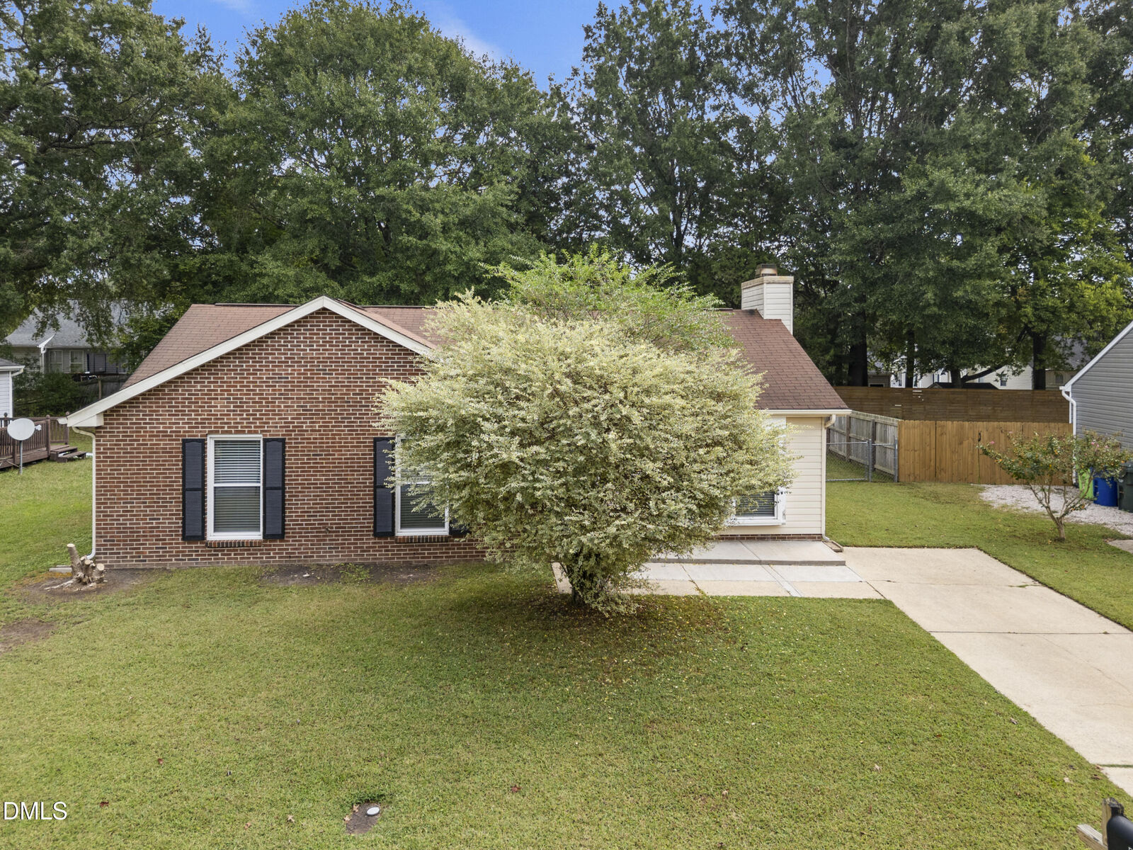 Property Photo:  1916 Riverknoll Drive  NC 27610 