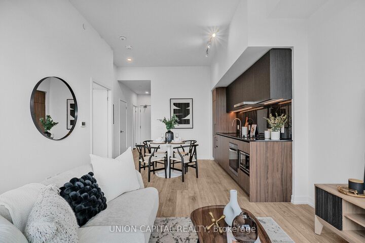 Property Photo: 1100 Sheppard Avenue W 121 ON M3K 0E4