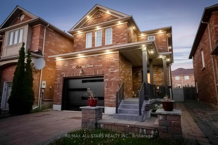 Property Photo: 19 Coronet Street ON L4A 0X8