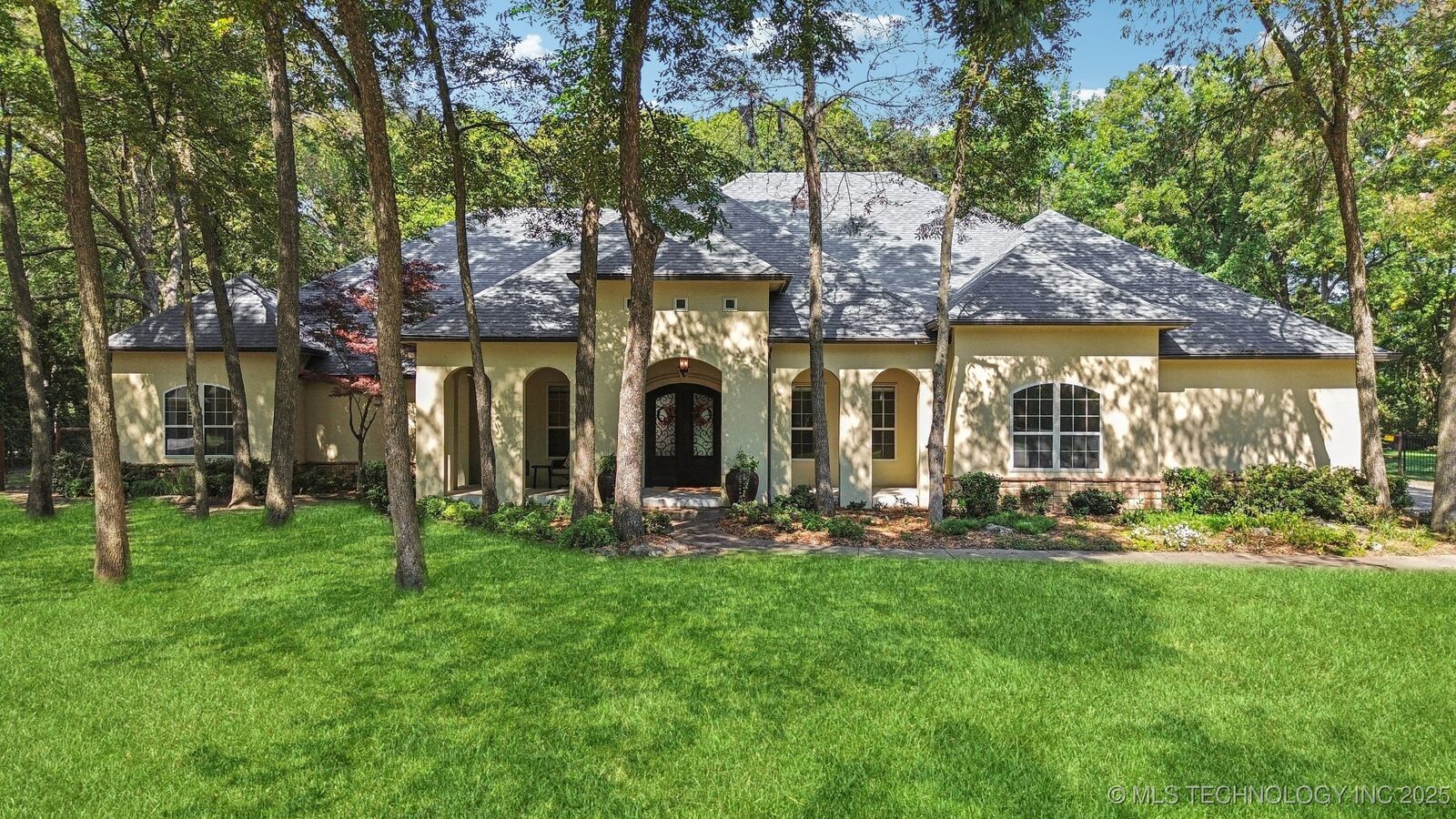 Property Photo:  1721 E 136 Place S  OK 74008 