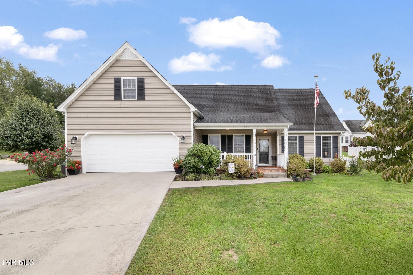 Property Photo: 101 Yarrow Drive TN 37618