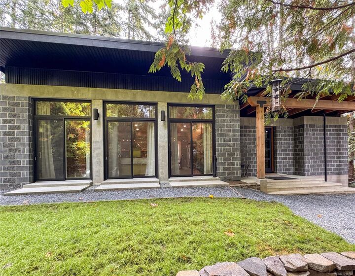 Property Photo: 362 Spruce Ave BC V0R 1X1