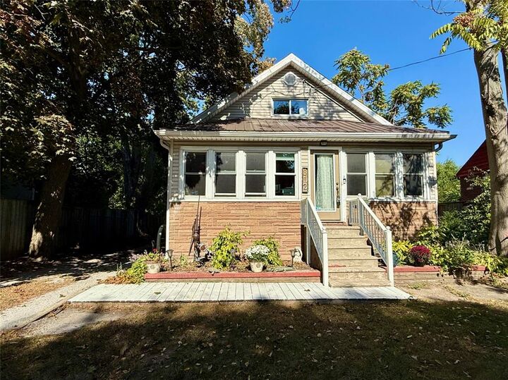 Property Photo: 812 London Road ON N7T 4Y2
