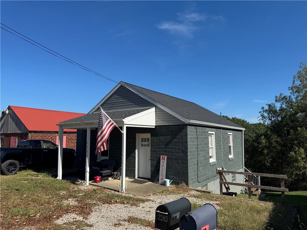 Property Photo: 2283 Sandy Plains Rd PA 15322