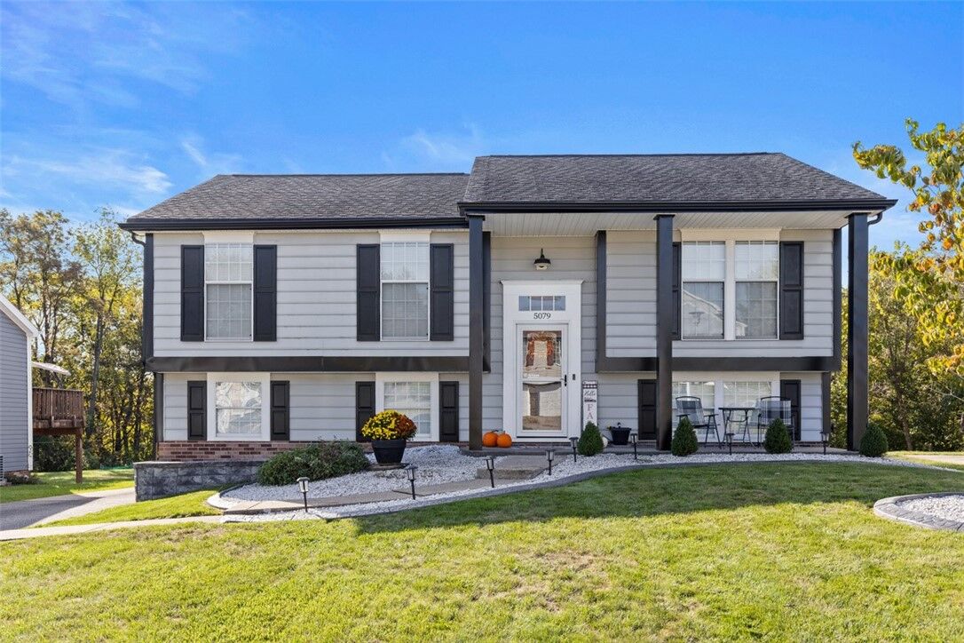 Property Photo: 5079 Windriver PA 15136