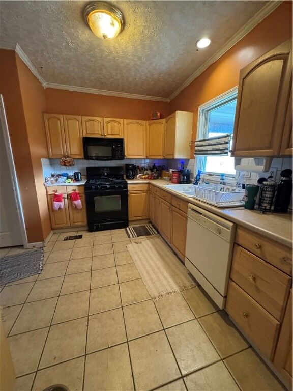 Property Photo: 1121 5th Street PA 15692