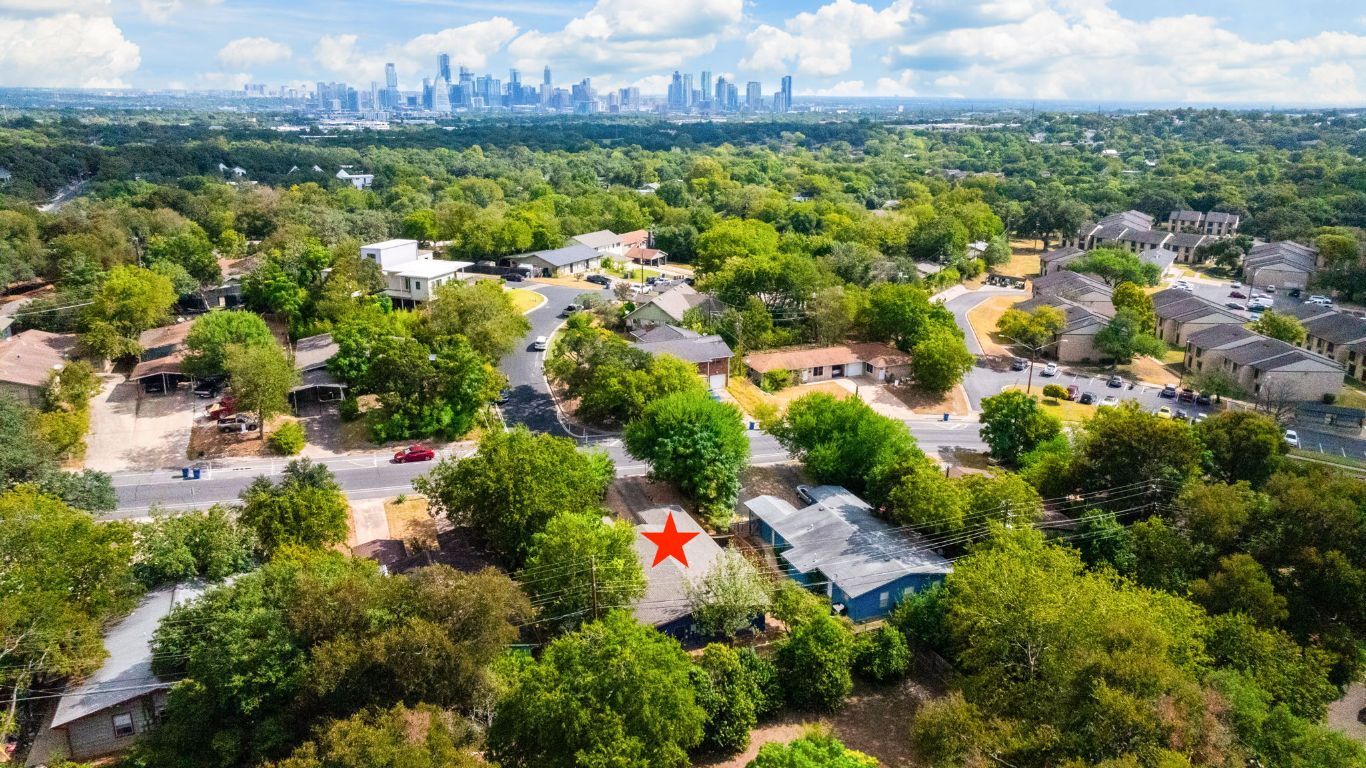 Property Photo: 3508 Southridge Drive TX 78704