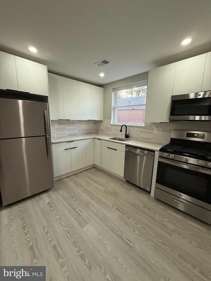 Property Photo: 1635 Borbeck Avenue 2nd Fl PA 19111
