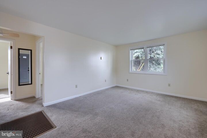Property Photo: 68 Horseshoe PA 17601