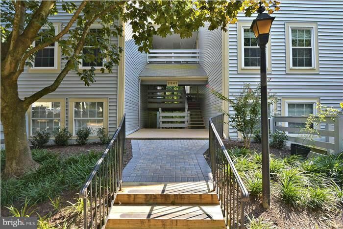Property Photo: 2241 Lovedale Lane B VA 20191
