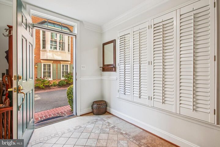 Property Photo: 313 Hearthstone Mews VA 22314