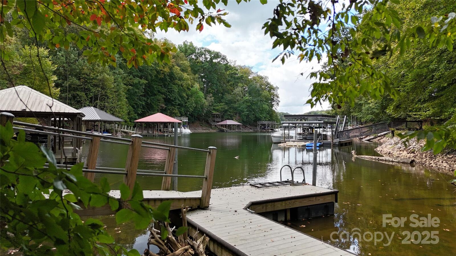 Property Photo:  204 S Harbor Watch Drive  NC 28677 