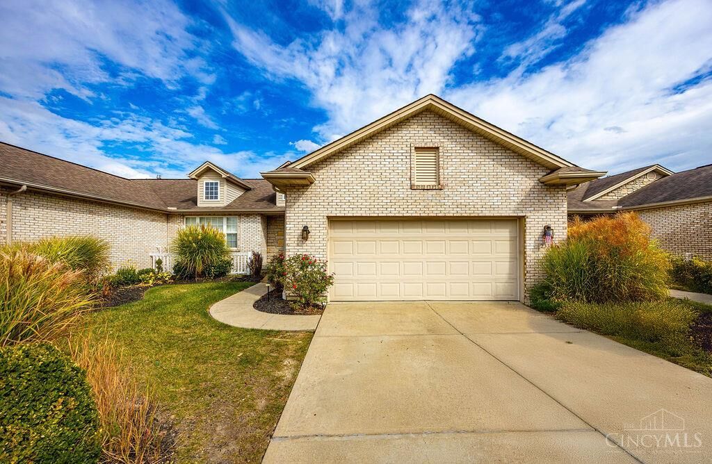 Property Photo:  2332 Castle Pines Court  OH 45013 