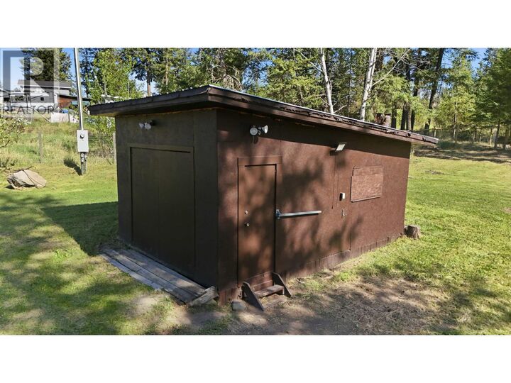 Property Photo:  911 Dog Creek Road  BC V2G 3G5 