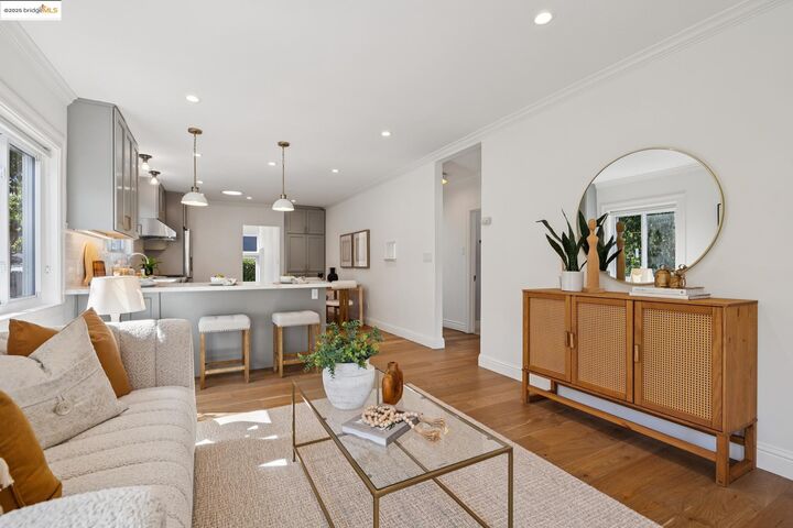 Property Photo:  1642 10th St  CA 94710 