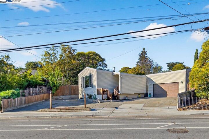 Property Photo:  18201 Lake Chabot Rd  CA 94546 
