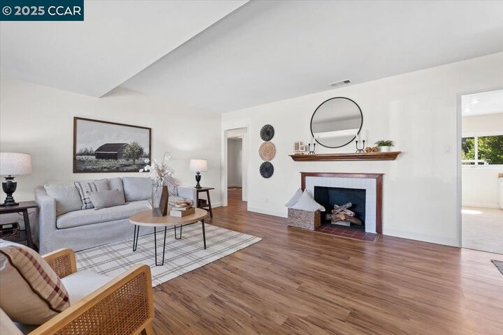 Property Photo: 1340 Peach Pl CA 94518
