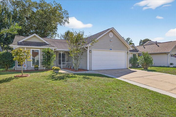 Property Photo: 161 Meadowbrook Court FL 32578