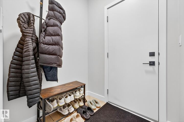 Property Photo:  431 Conroy Crescent SW  AB T6W 5A9