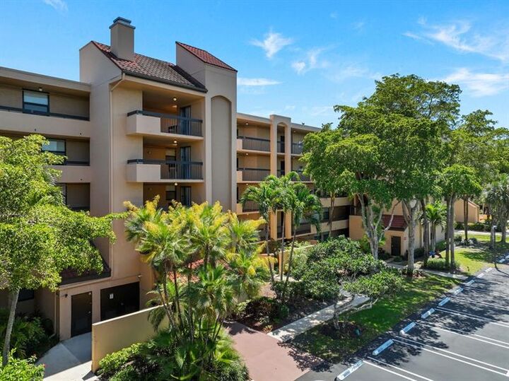 Property Photo: 500 Egret Circle 8507 FL 33444