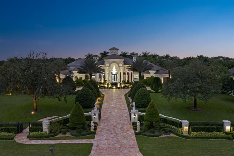 Property Photo:  16800 Berkshire Ct  FL 33331 