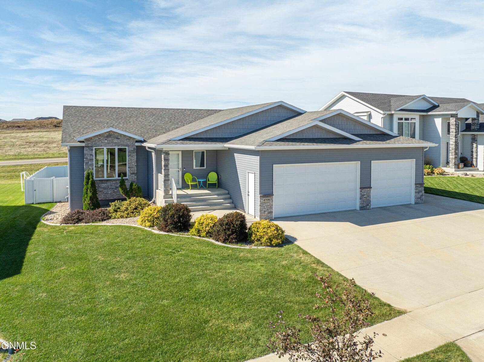 Property Photo:  4708 Kites Lane  ND 58503 