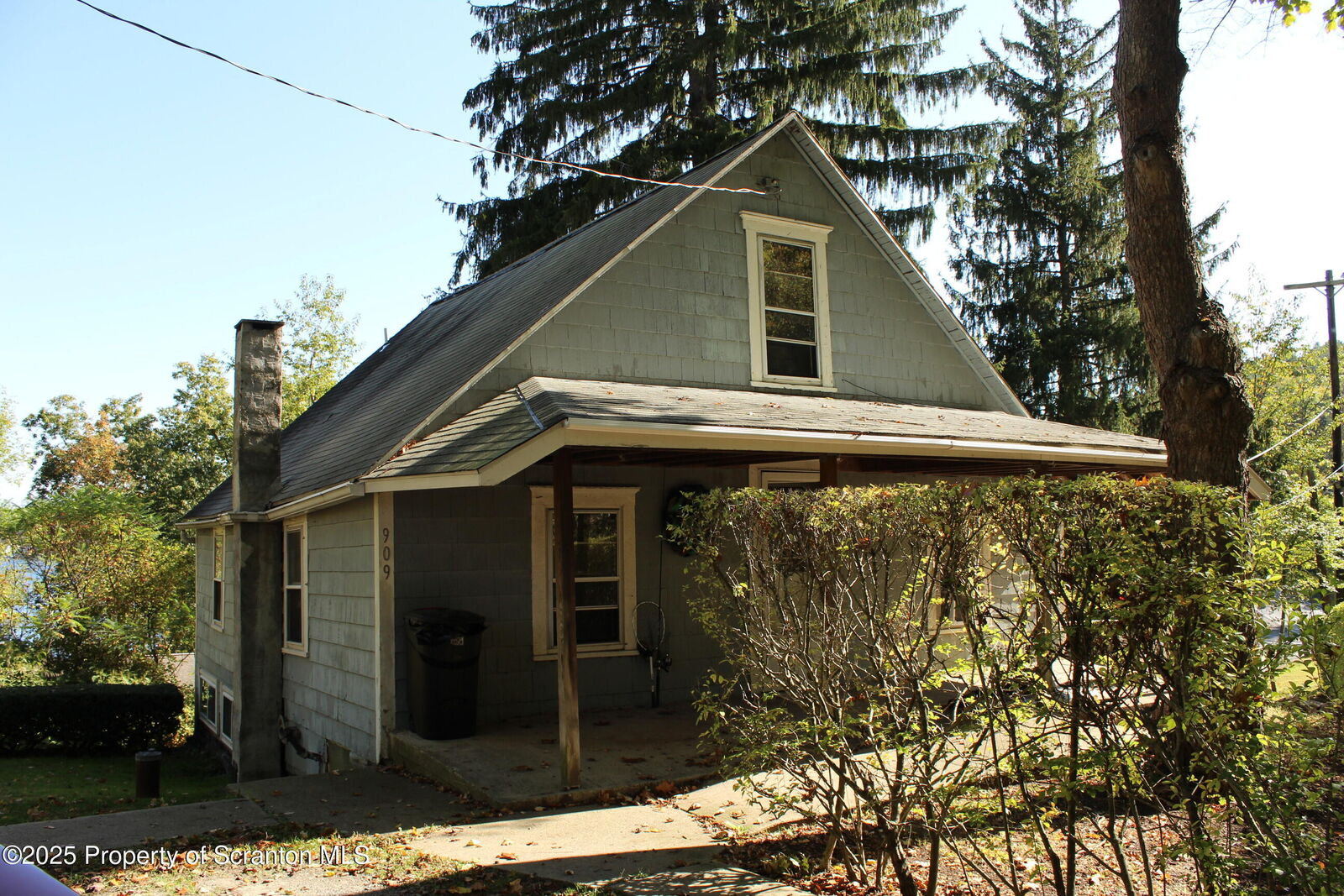 Property Photo: 909 SR 307 PA 18419