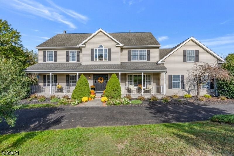 Property Photo:  499 Barton Ln  NJ 08853 