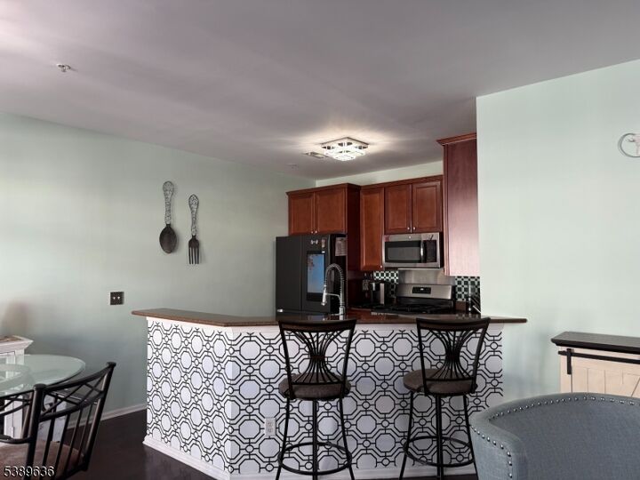 Property Photo:  1105 Hamilton St 1105  NJ 07109 