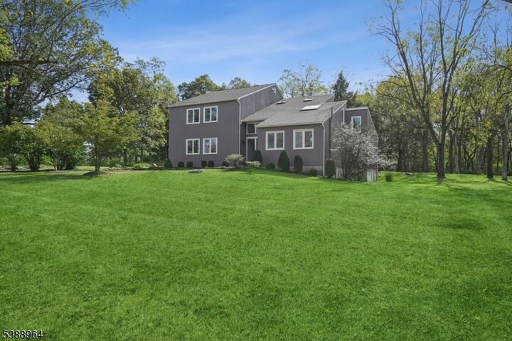 Property Photo:  6 W View Dr  NJ 08822 