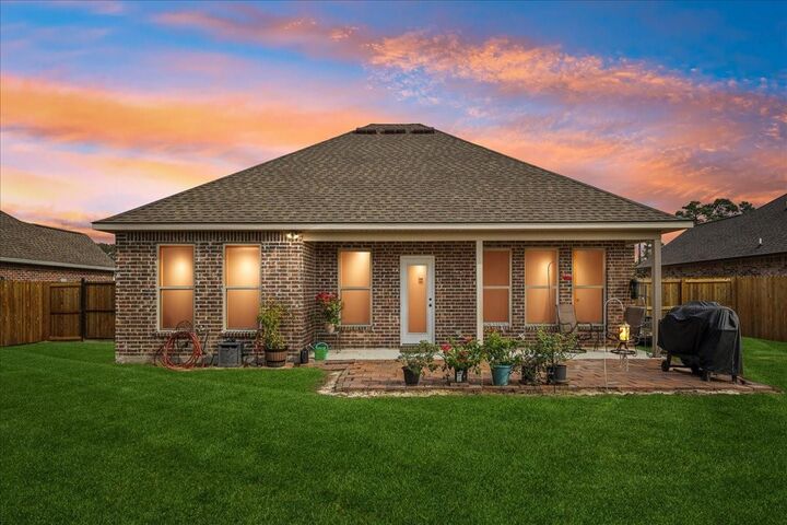 Property Photo: 1115 Little Cypress Loop TX 77632