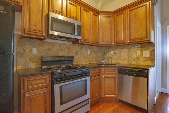 Property Photo:  98 Leonard St  NJ 07307-3119 