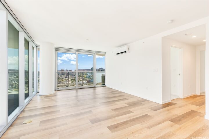 Property Photo:  1500 Rycroft Street 3301R  HI 96814 