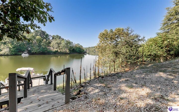 Property Photo: 73 Hawthorne Court KY 40108