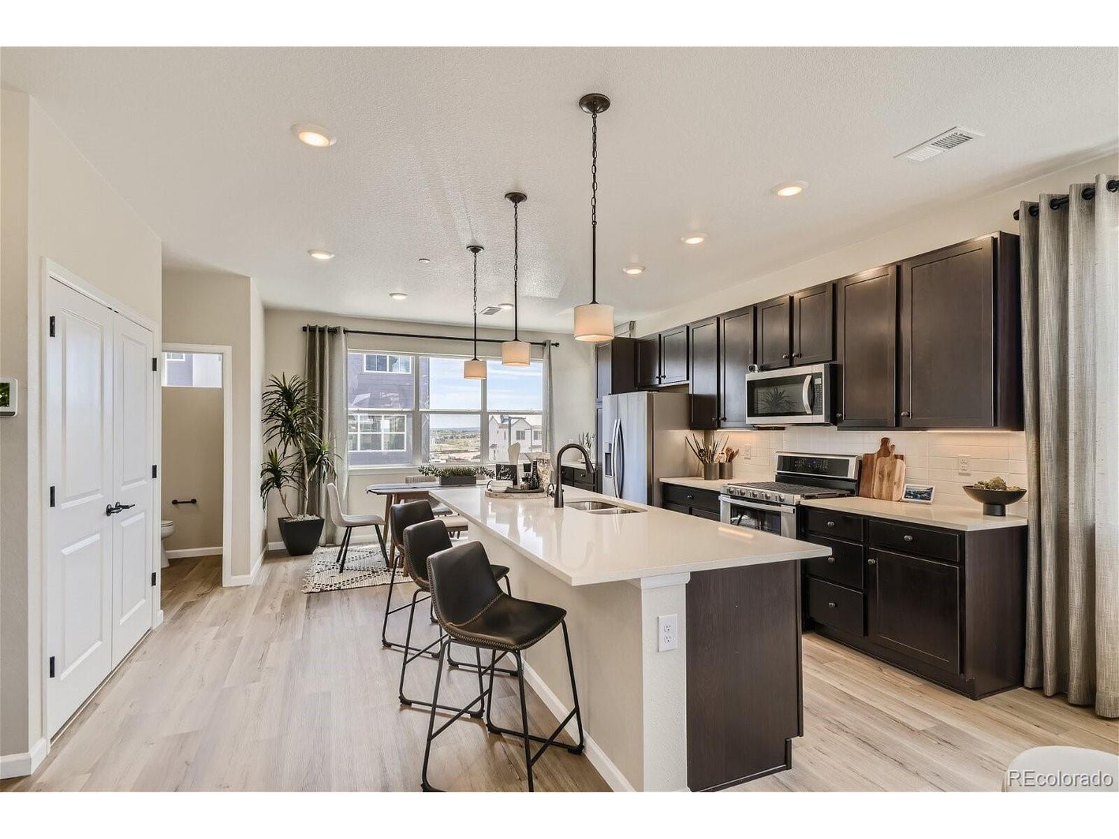 Property Photo: 6983 Ipswich Ct CO 80108