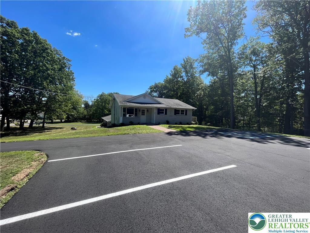 Property Photo: 962 Pennsylvania Avenue PA 18072