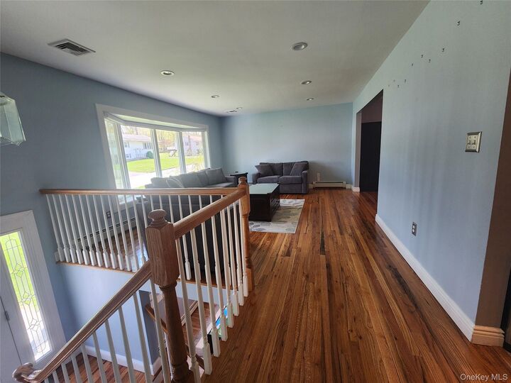 Property Photo:  6 Hemlock Lane  NY 10984 