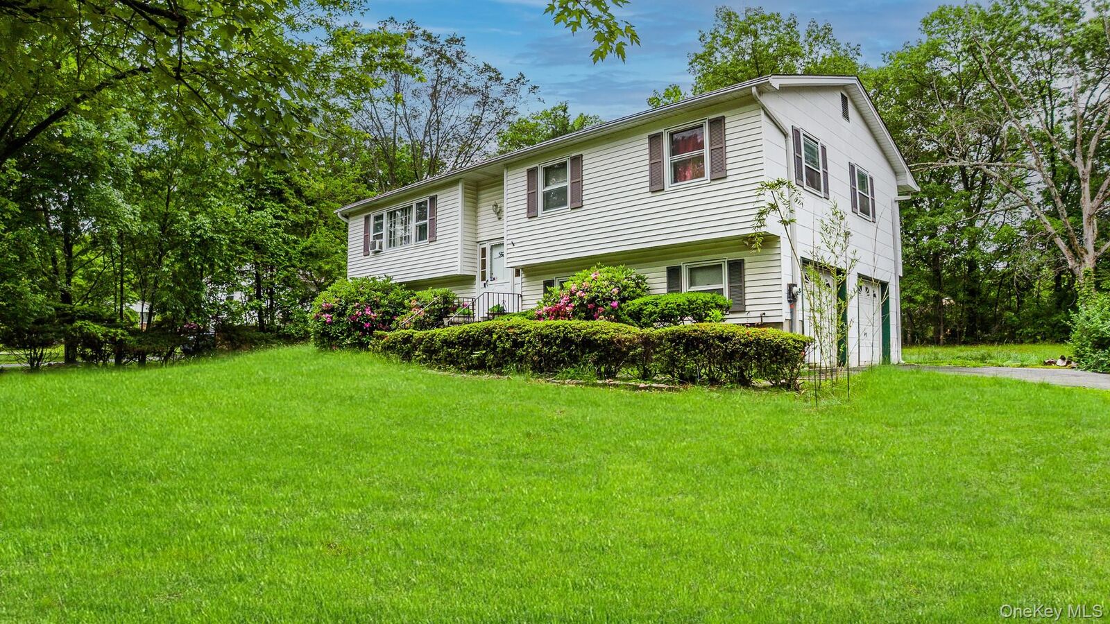 Property Photo: 5 Catalpa Court NY 10954