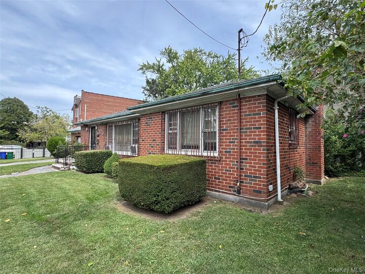 Property Photo: 180 Swinton Avenue NY 10465