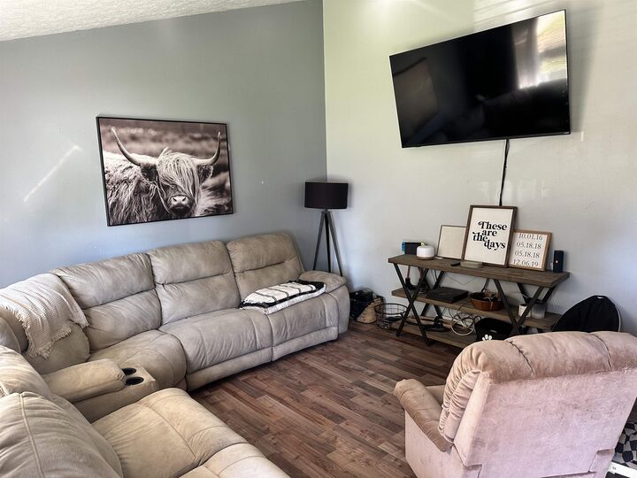Property Photo:  1611 W Philip Ave  NE 69101 
