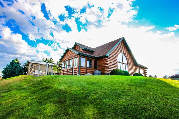 Property Photo: 6740 Whisper Canyon Rd NE 69101