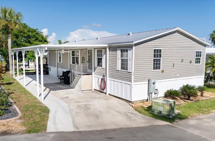 Property Photo:  3127 Bayside Parkway  FL 33982 