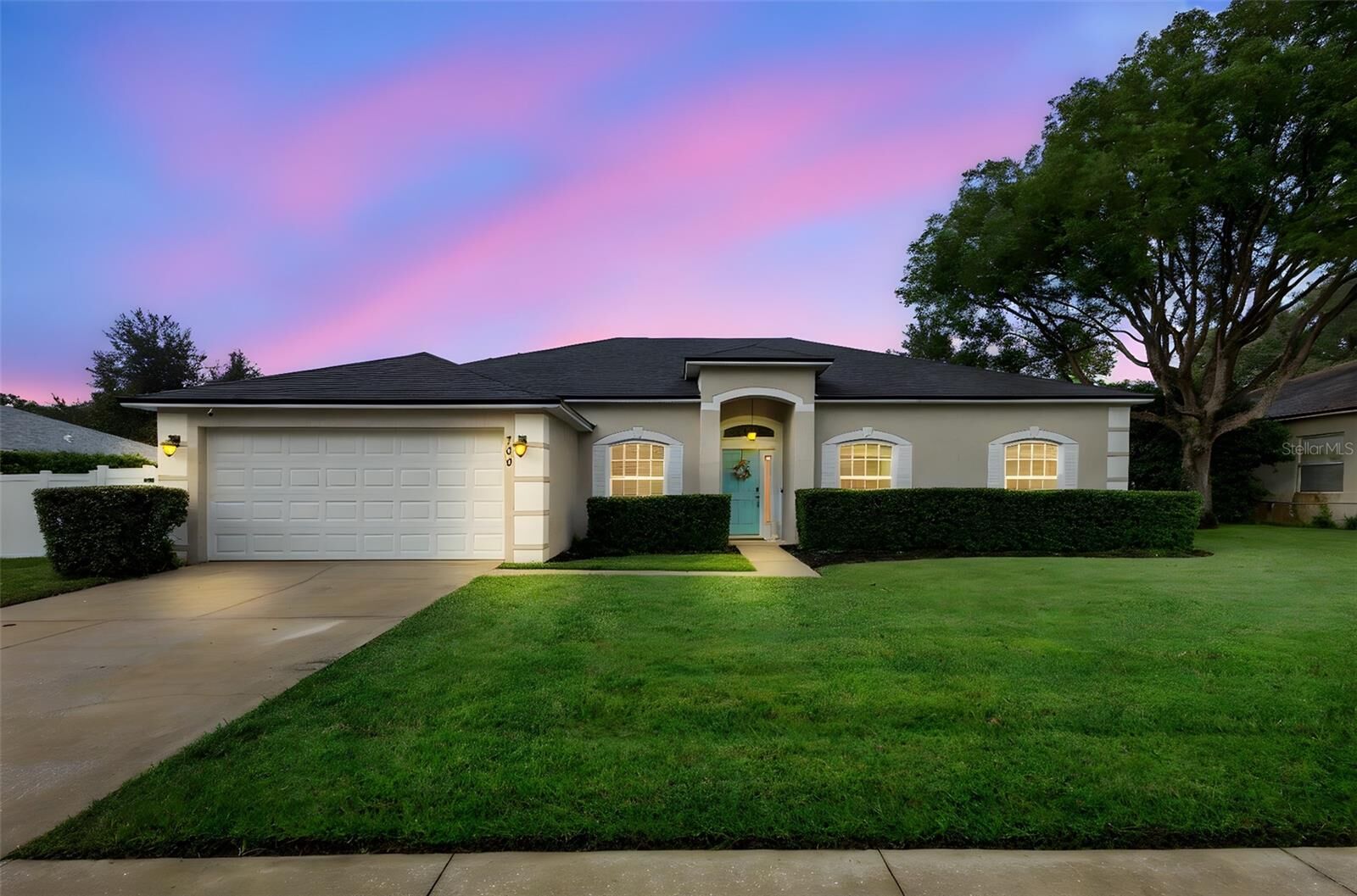 Property Photo: 700 Cypress Oak Circle FL 32720