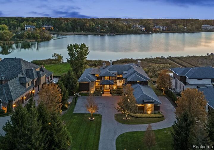 Property Photo:  2657 Turtle Shores Drive  MI 48302 0779 
