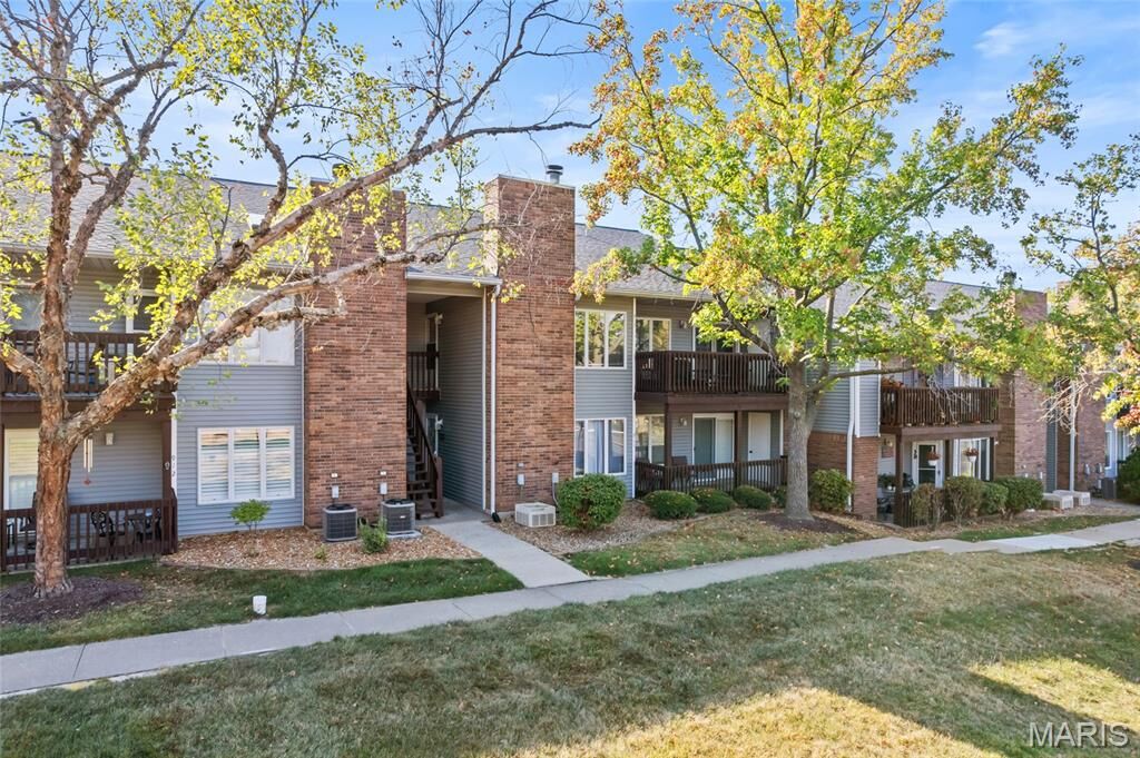 Property Photo:  915 King Drive 2C  MO 63303 