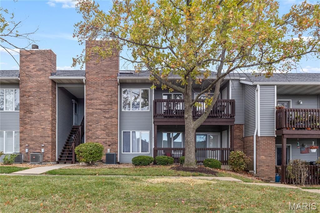Property Photo: 915 King Drive 2C MO 63303