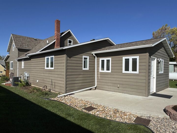 Property Photo:  504 NE 2nd Ave  ND 58746 