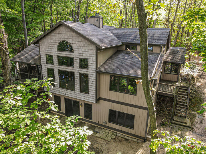 Property Photo: 02400 37 1/2 Street MI 49055